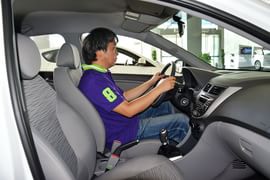 2014款现代瑞纳三厢1.4L手动智能型GLS到店实拍