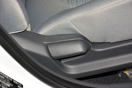 2014款现代瑞纳三厢1.4L手动智能型GLS