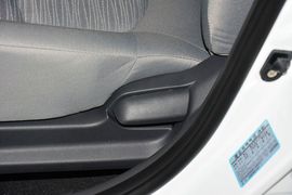 2014款现代瑞纳三厢1.4L手动智能型GLS