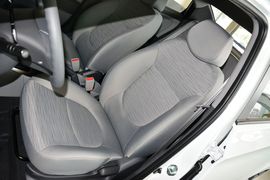 2014款现代瑞纳三厢1.4L手动智能型GLS