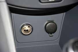 2014款现代瑞纳三厢1.4L手动智能型GLS