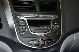 2014款现代瑞纳三厢1.4L手动智能型GLS