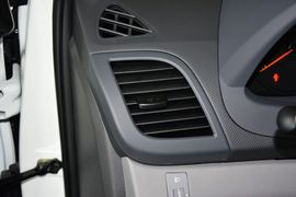 2014款现代瑞纳三厢1.4L手动智能型GLS