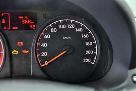 2014款现代瑞纳三厢1.4L手动智能型GLS