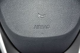 2014款现代瑞纳三厢1.4L手动智能型GLS