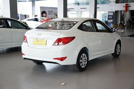 2014款现代瑞纳三厢1.4L手动智能型GLS