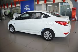 2014款现代瑞纳三厢1.4L手动智能型GLS