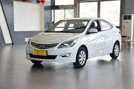 2014款现代瑞纳三厢1.4L手动智能型GLS