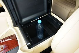2015款丰田埃尔法3.5L豪华版到店实拍