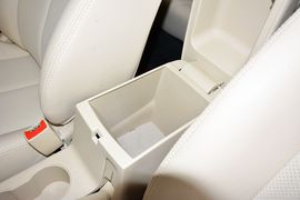 2015款长安逸动1.6L手动尊贵型