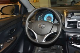 2015款丰田YARiS