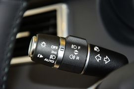 2015款路虎发现神行2.0T