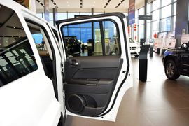 2014款Jeep自由客2.4L运动版