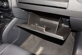 2014款Jeep自由客2.4L运动版