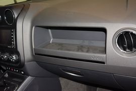 2014款Jeep自由客2.4L运动版