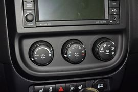 2014款Jeep自由客2.4L运动版