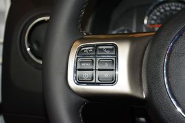 2014款Jeep自由客2.4L运动版