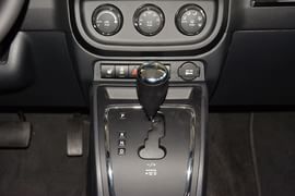 2014款Jeep自由客2.4L运动版