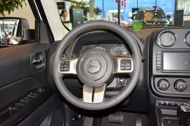 2014款Jeep自由客2.4L运动版