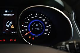 2013款现代格锐3.0L手自一体舒适版