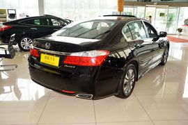 2015款本田雅阁2.0L