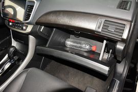 2015款本田雅阁2.0L