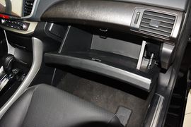 2015款本田雅阁2.0L