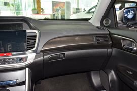 2015款本田雅阁2.0L