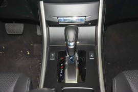 2015款本田雅阁2.0L