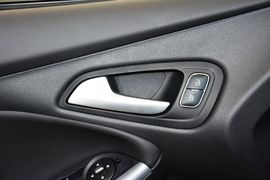 2015款福特福克斯两厢1.5L