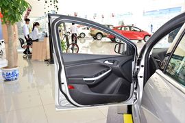 2015款福特福克斯两厢1.5L
