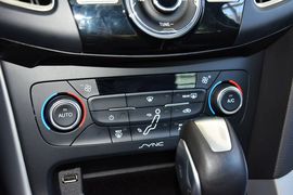 2015款福特福克斯两厢1.5L
