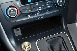 2015款福特福克斯两厢1.5L