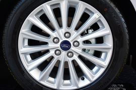 2015款福特福克斯两厢1.5L