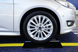 2015款福特福克斯两厢1.5L