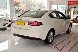 2015款菲亚特菲翔1.4T自动劲享版