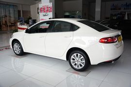 2015款菲亚特菲翔1.4T自动劲享版