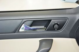 2015款斯柯达昕锐1.6L自动智选型