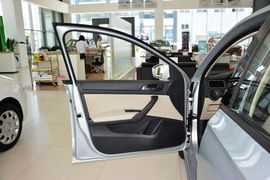 2015款斯柯达昕锐1.6L自动智选型