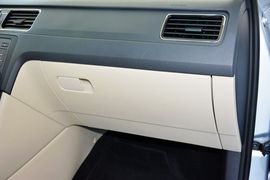 2015款斯柯达昕锐1.6L自动智选型