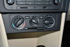 2015款斯柯达昕锐1.6L自动智选型