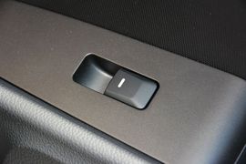 2015款起亚智跑2.0L自动两驱版GLS