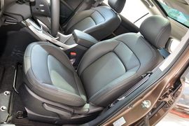 2015款起亚智跑2.0L自动两驱版GLS