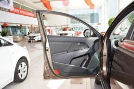 2015款起亚智跑2.0L自动两驱版GLS