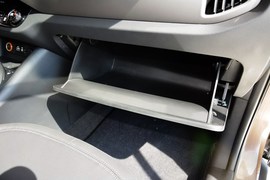2015款起亚智跑2.0L自动两驱版GLS