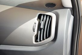 2015款起亚智跑2.0L自动两驱版GLS