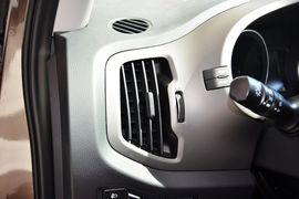 2015款起亚智跑2.0L自动两驱版GLS