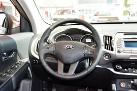 2015款起亚智跑2.0L自动两驱版GLS