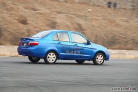 2009款夏利N5对比试驾实拍