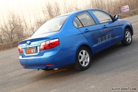 2009款夏利N5对比试驾实拍